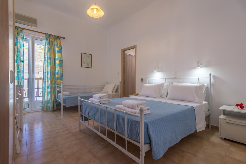 Hotel Delfini Adamantas  Екстериор снимка
