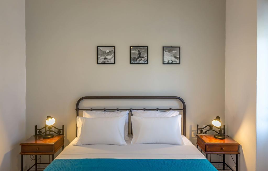 Hotel Delfini Adamantas  Екстериор снимка