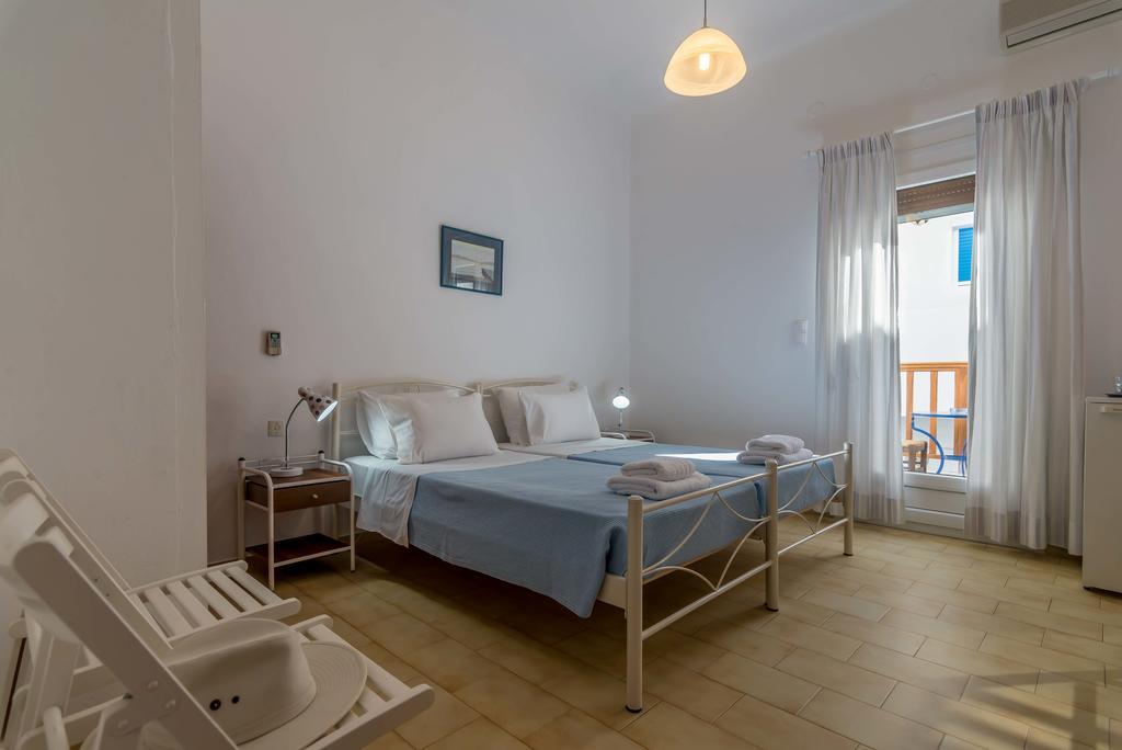 Hotel Delfini Adamantas  Екстериор снимка